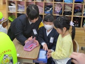 机の中を見せてもらう体験 机の中を見せてもらう体験