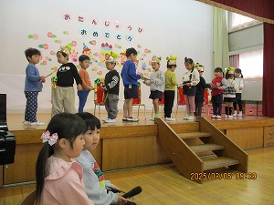 誕生会 (1) 誕生会 (1)