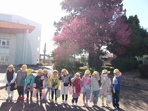 学校探検 (1) 学校探検 (1)