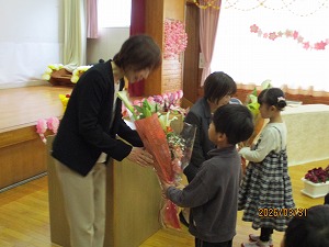 離任式 (16) 離任式 (16)