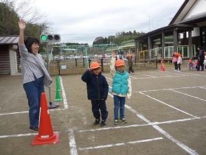 横断3(年少) 横断3(年少)