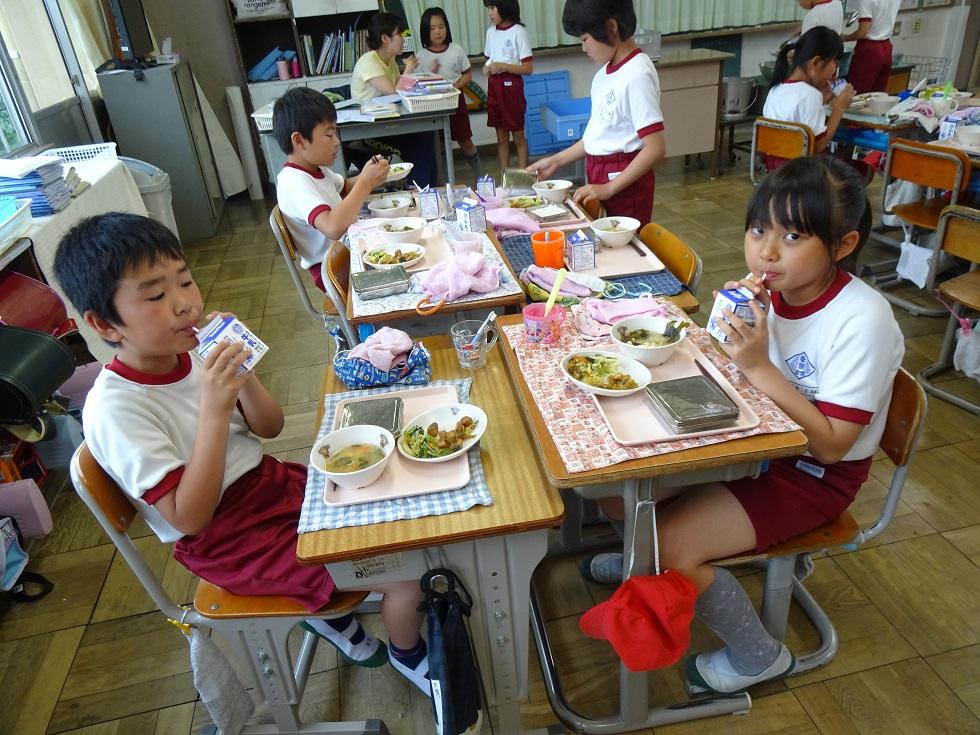 010521 給食3年1