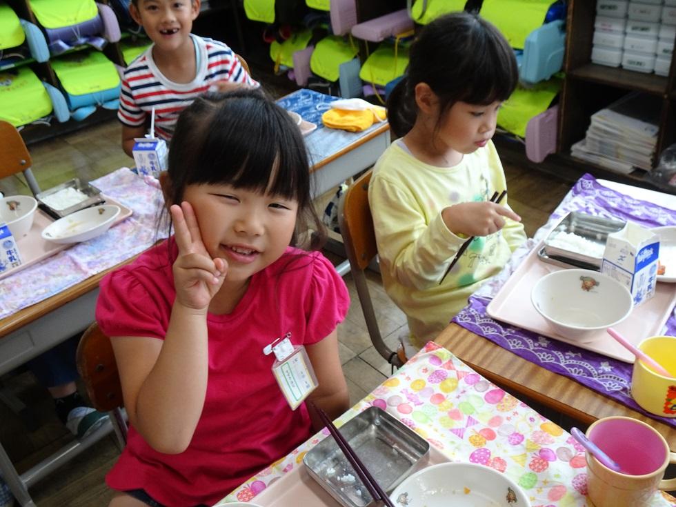 010607 給食風景1年4 010607 給食風景1年4