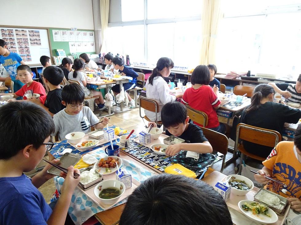 010607 給食風景4 010607 給食風景4