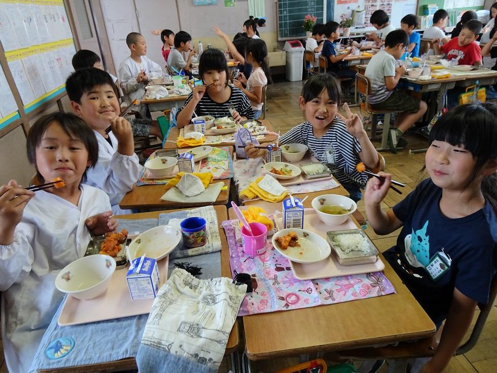 010607 給食風景4年2 010607 給食風景4年2