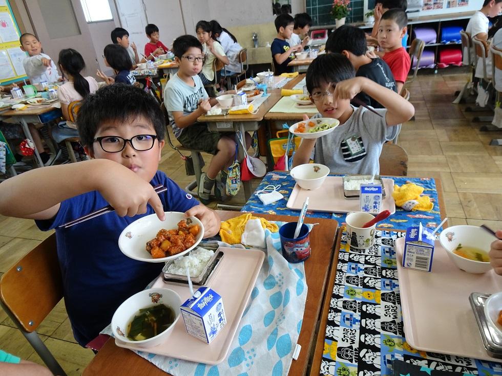 010607 給食風景4年3 010607 給食風景4年3