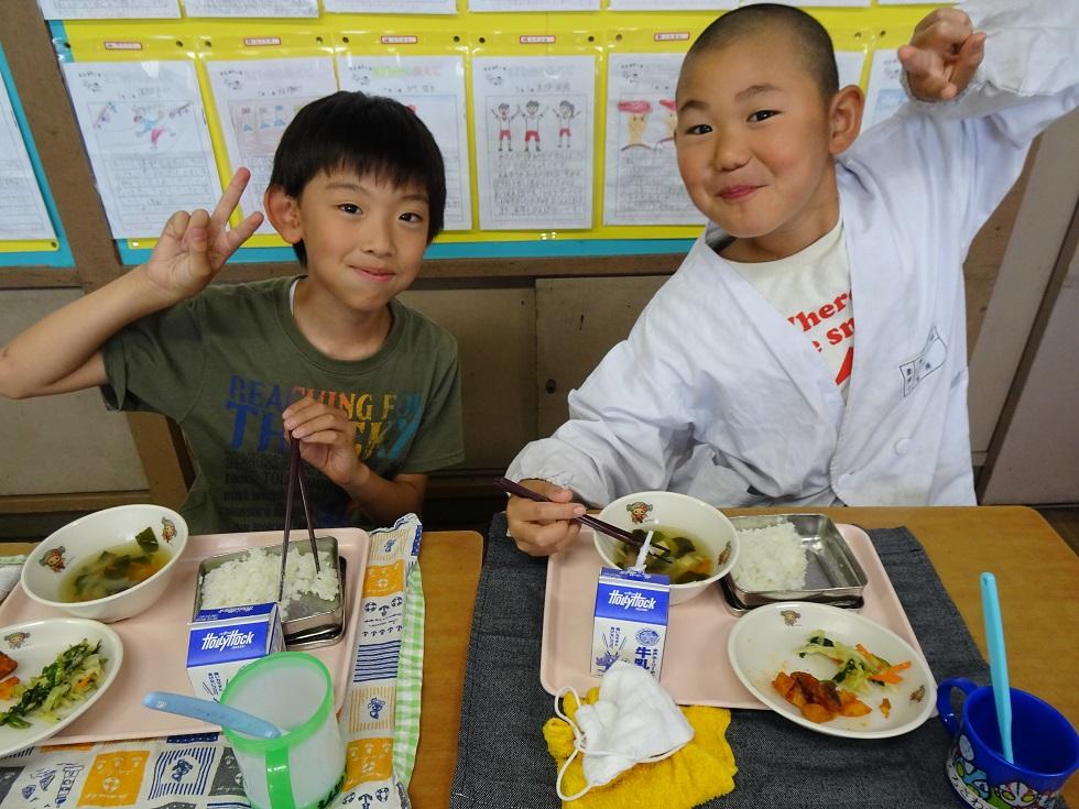 010607 給食風景4年4 010607 給食風景4年4