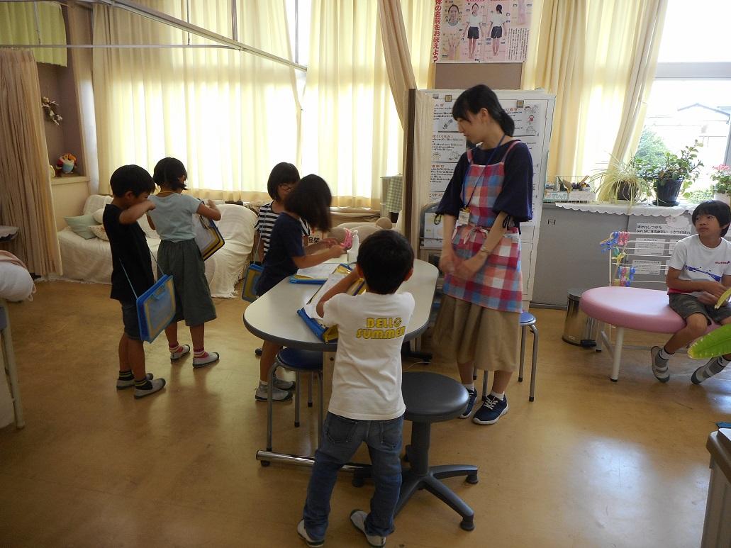 010619 学校探検保健室