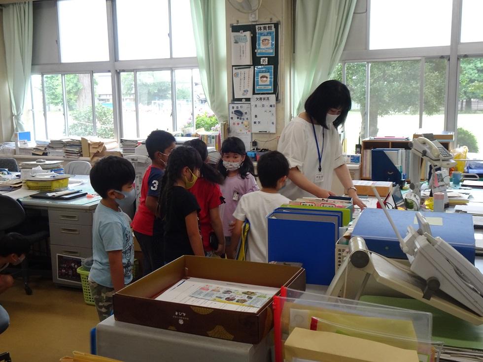 020716 学校探検職員室 020716 学校探検職員室