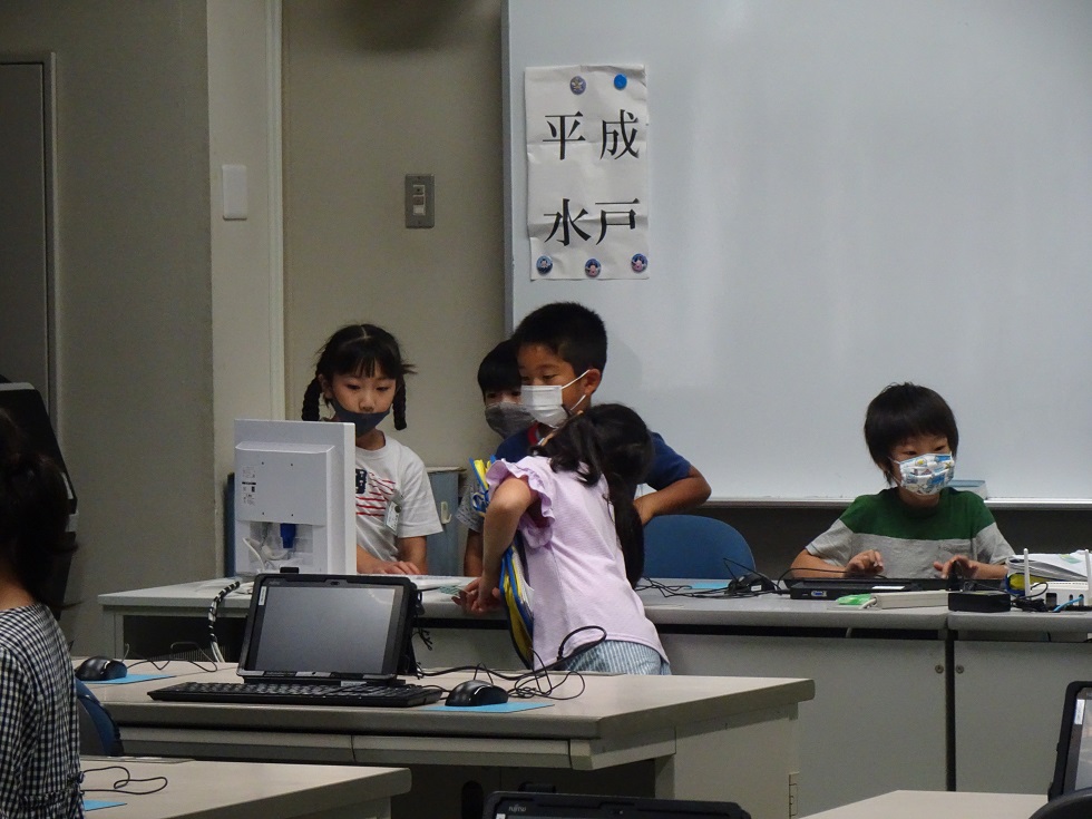 020716 学校探検パソコン室 020716 学校探検パソコン室