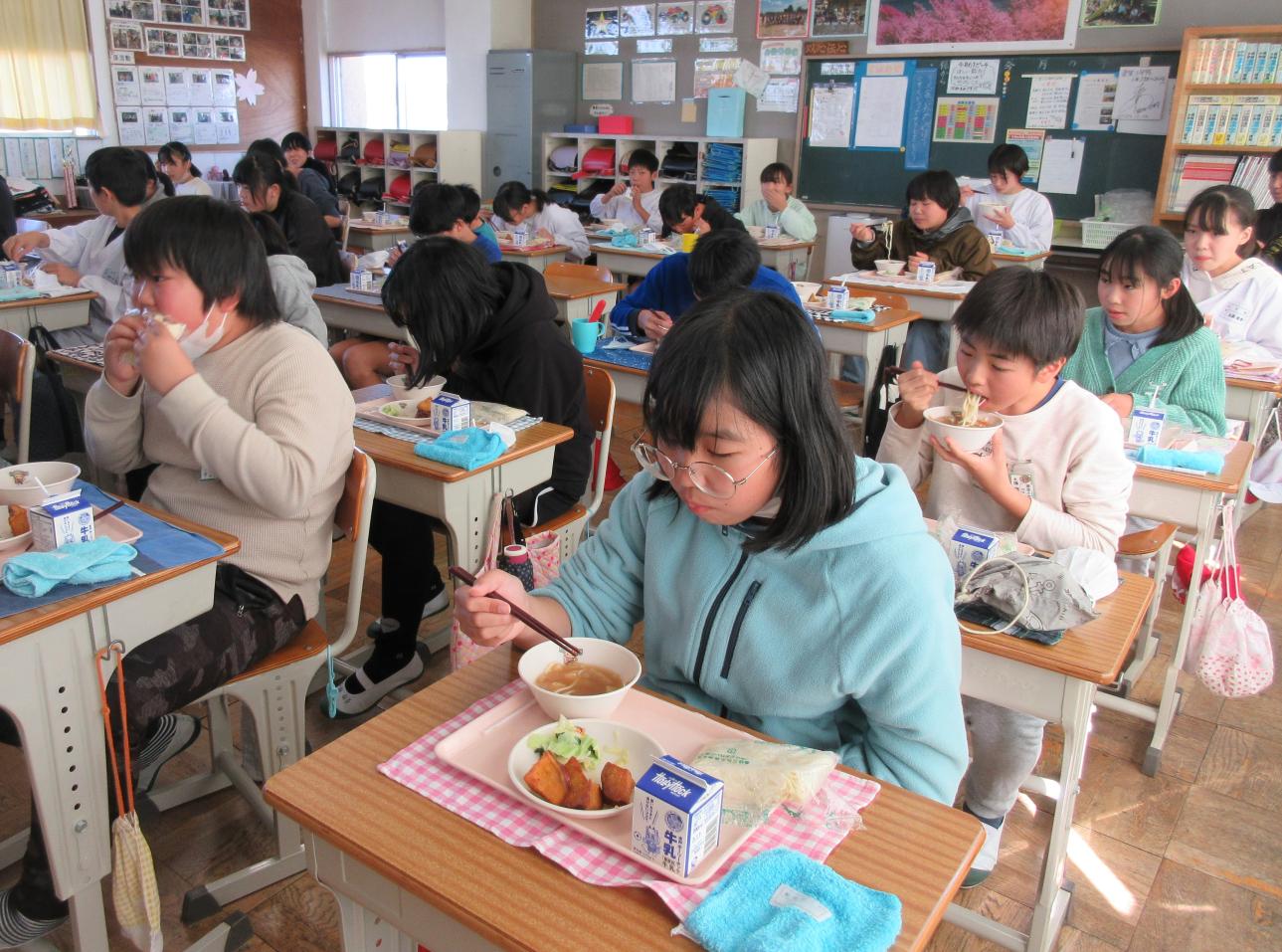 給食3 給食3