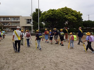 見守り隊による下校