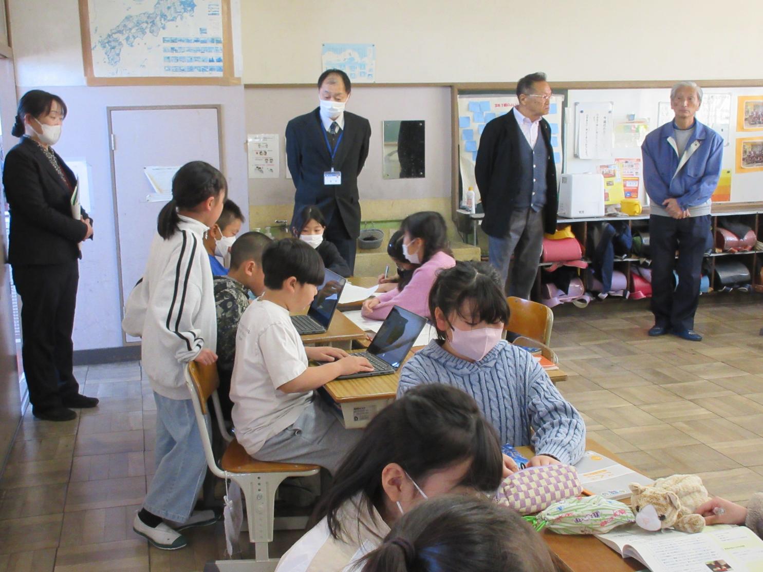 3年 3年