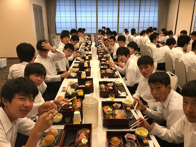 朝食の様子(2) 朝食の様子(2)