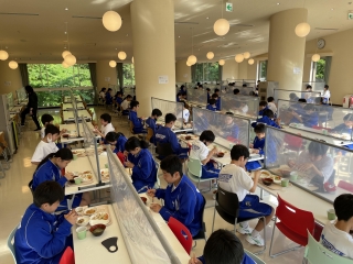 s-食事の風景01 s-食事の風景01