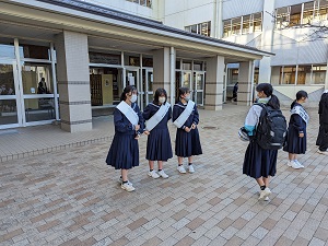 あいさつ運動女子 あいさつ運動女子