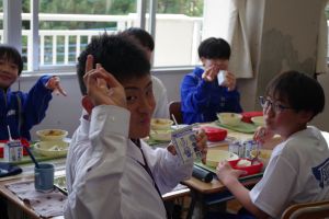 給食01 給食01