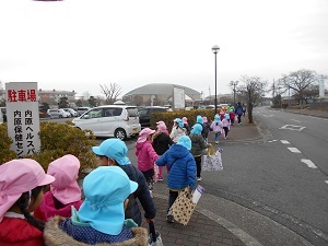 凧あげ会 (1) 凧あげ会 (1)