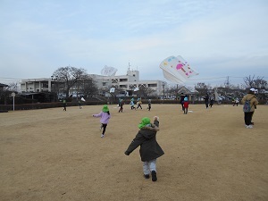 凧あげ会 (2) 凧あげ会 (2)