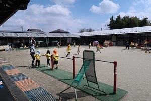 園庭遊び 園庭遊び