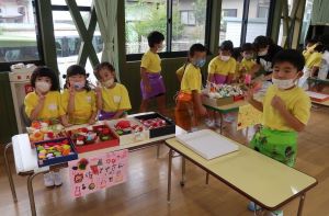 3お店屋さんが始まるよ! 3お店屋さんが始まるよ!