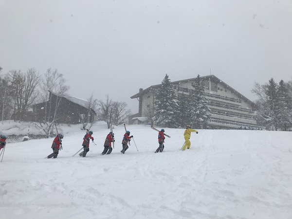 スキー教室開校式の様子