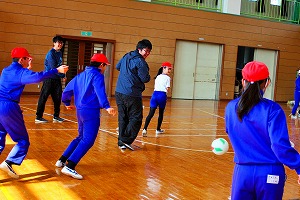 にげろー にげろー