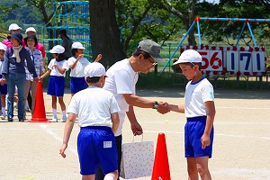 握手です 握手です