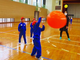 大きなボールで 大きなボールで