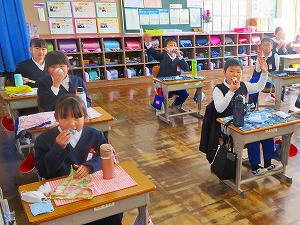 みんなでおにぎり みんなでおにぎり