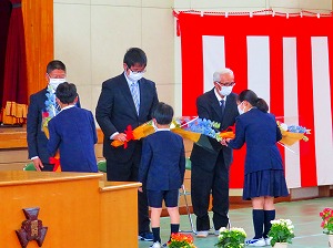 花束贈呈 花束贈呈