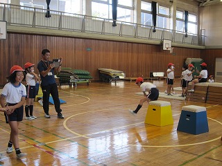 体育 (2) 体育 (2)