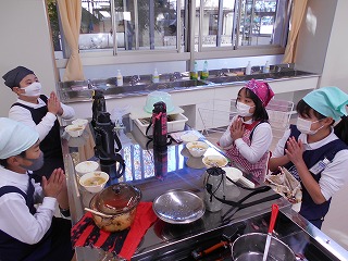 みんなでそろっていただきます みんなでそろっていただきます