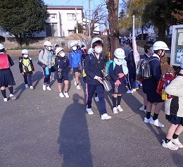 あいさつ運動の様子