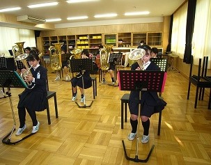 演奏している様子 演奏している様子