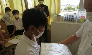 持ってみると・・・