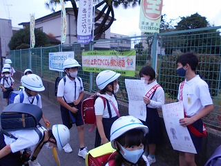 あいさつ運動の様子(2) あいさつ運動の様子(2)