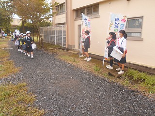 北門でのあいさつ運動