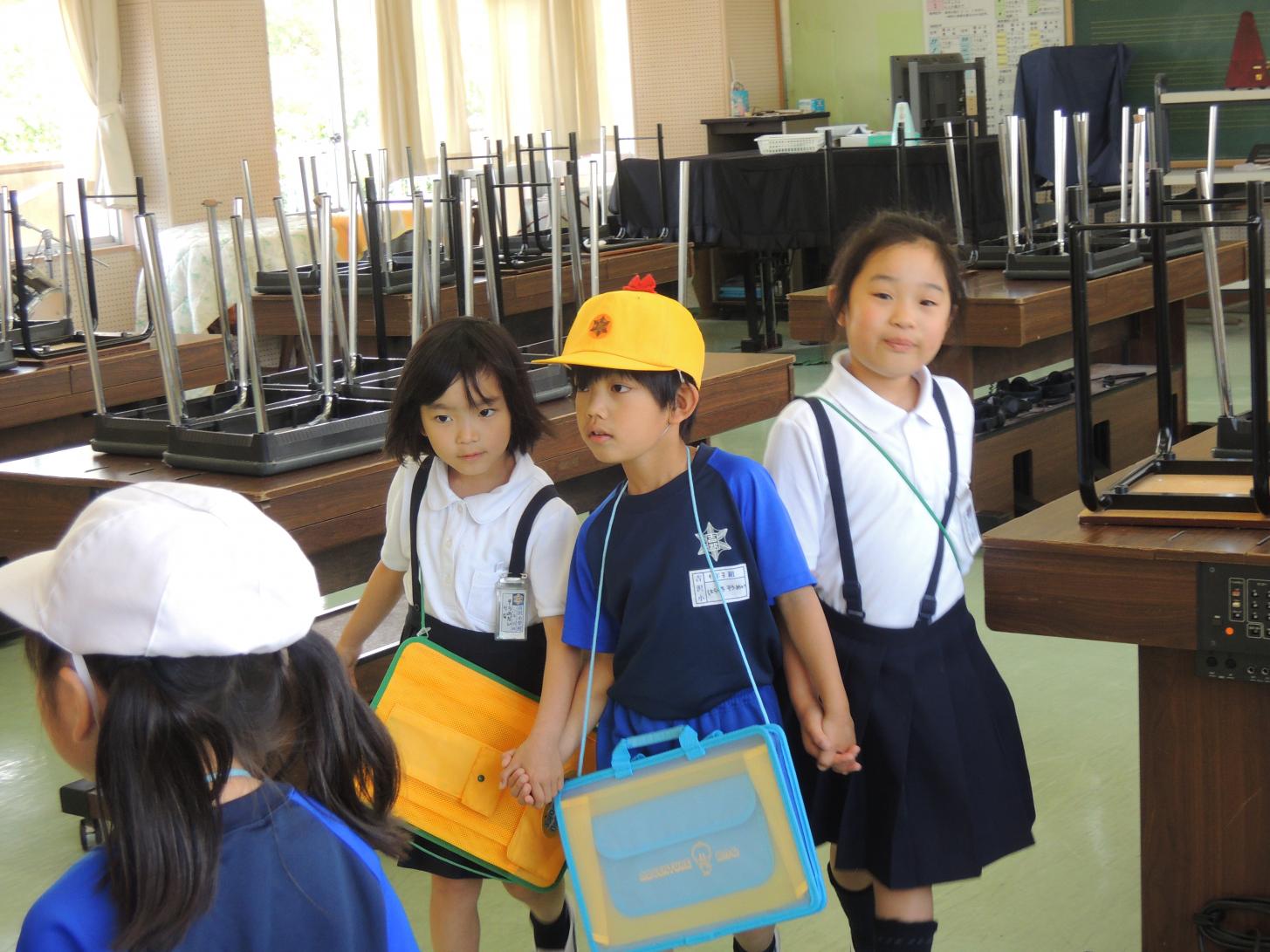 学校探検 学校探検