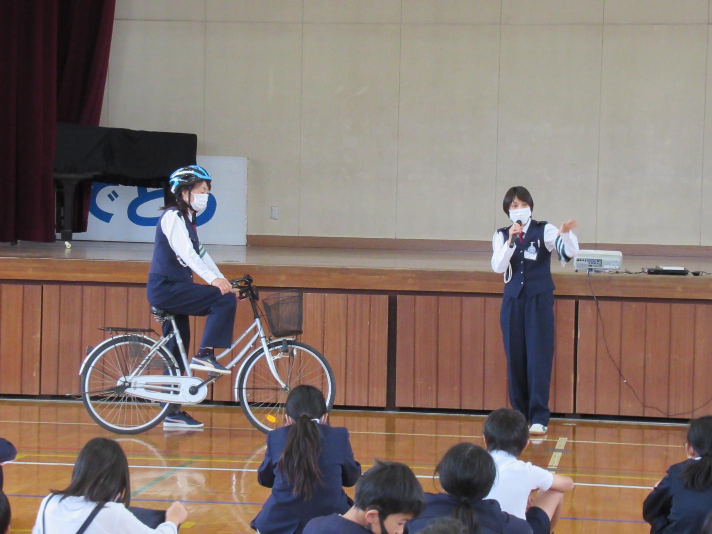 実演 実演