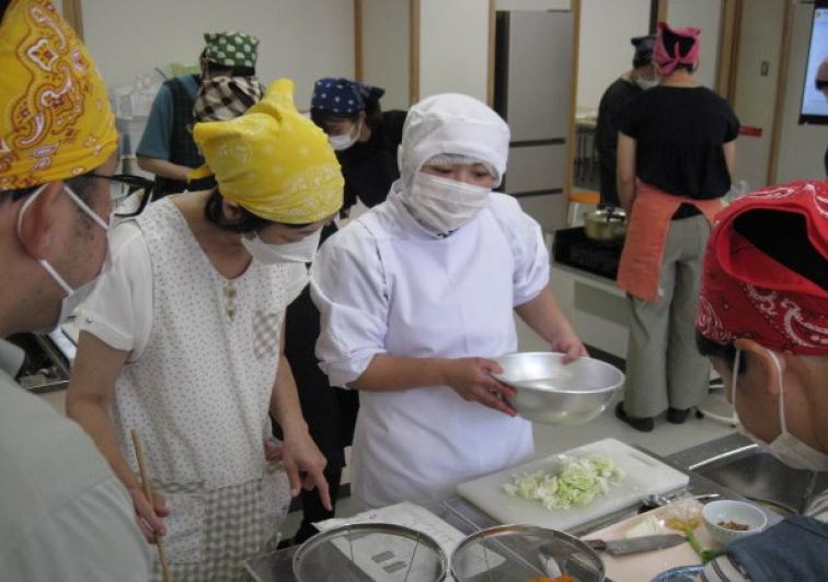 調理員さんの指導(2) 調理員さんの指導(2)
