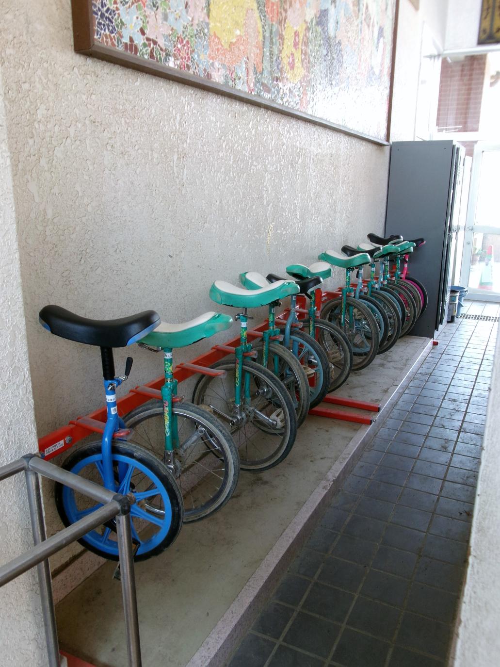 一輪車もピシッと