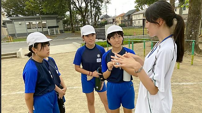 大学生ボランティアと100mチーム 大学生ボランティアと100mチーム