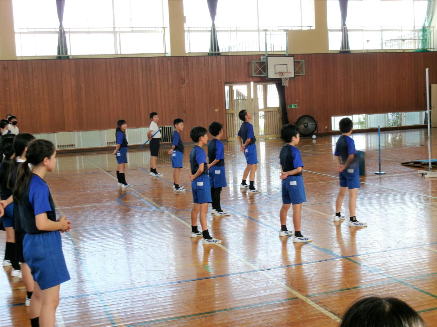 何やら練習中…