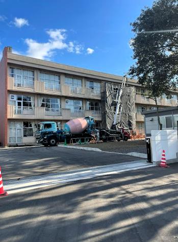コンクリート打設工事が進んでいる