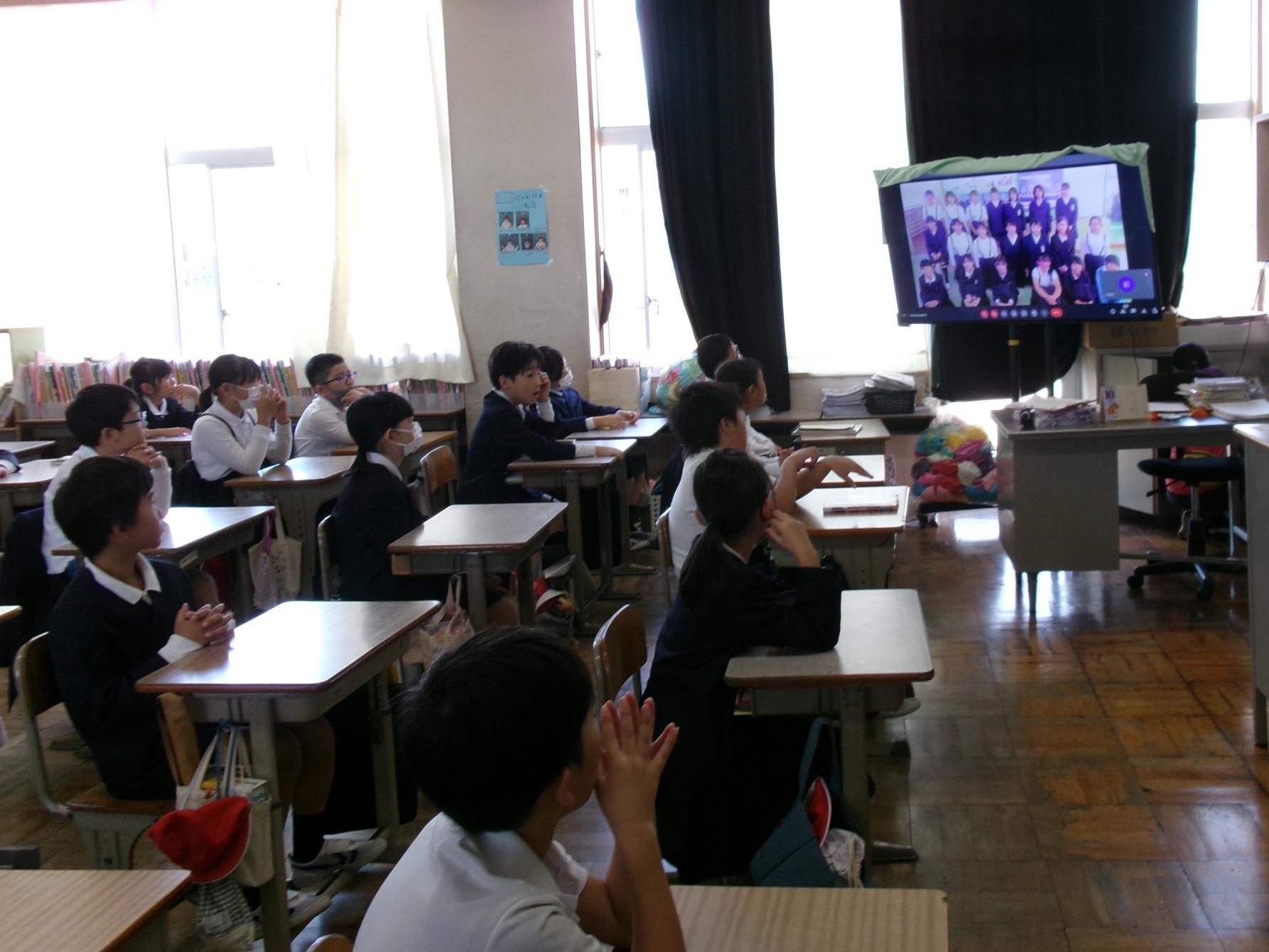 6年生が陸上記録会の頑張りを報告してくれました