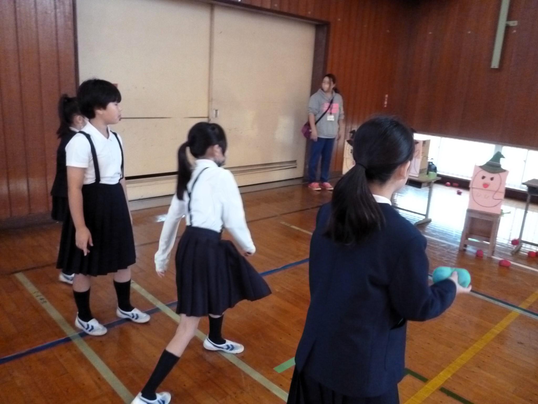 投げる方式の的あて