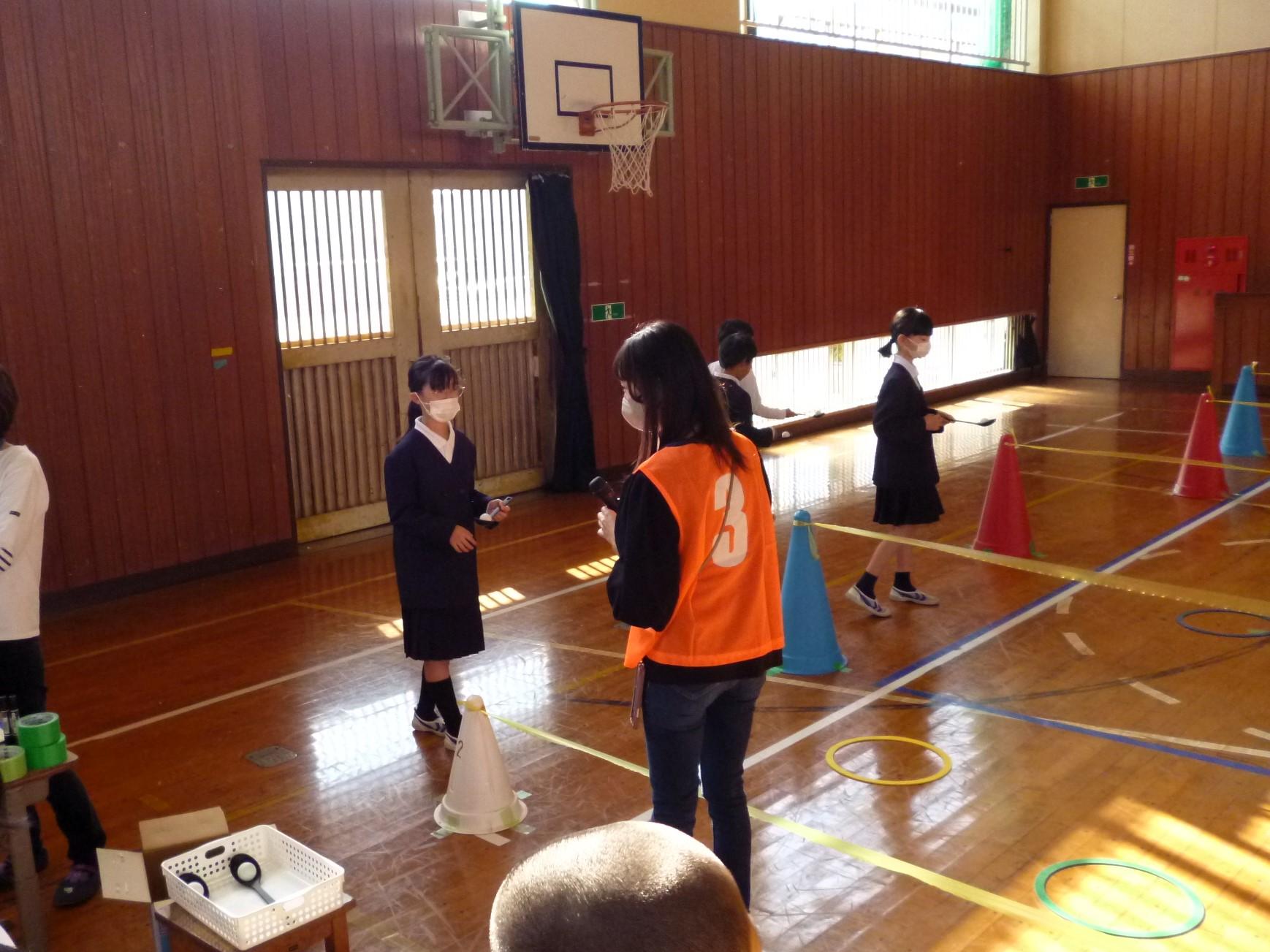 スプーンリレーをしています