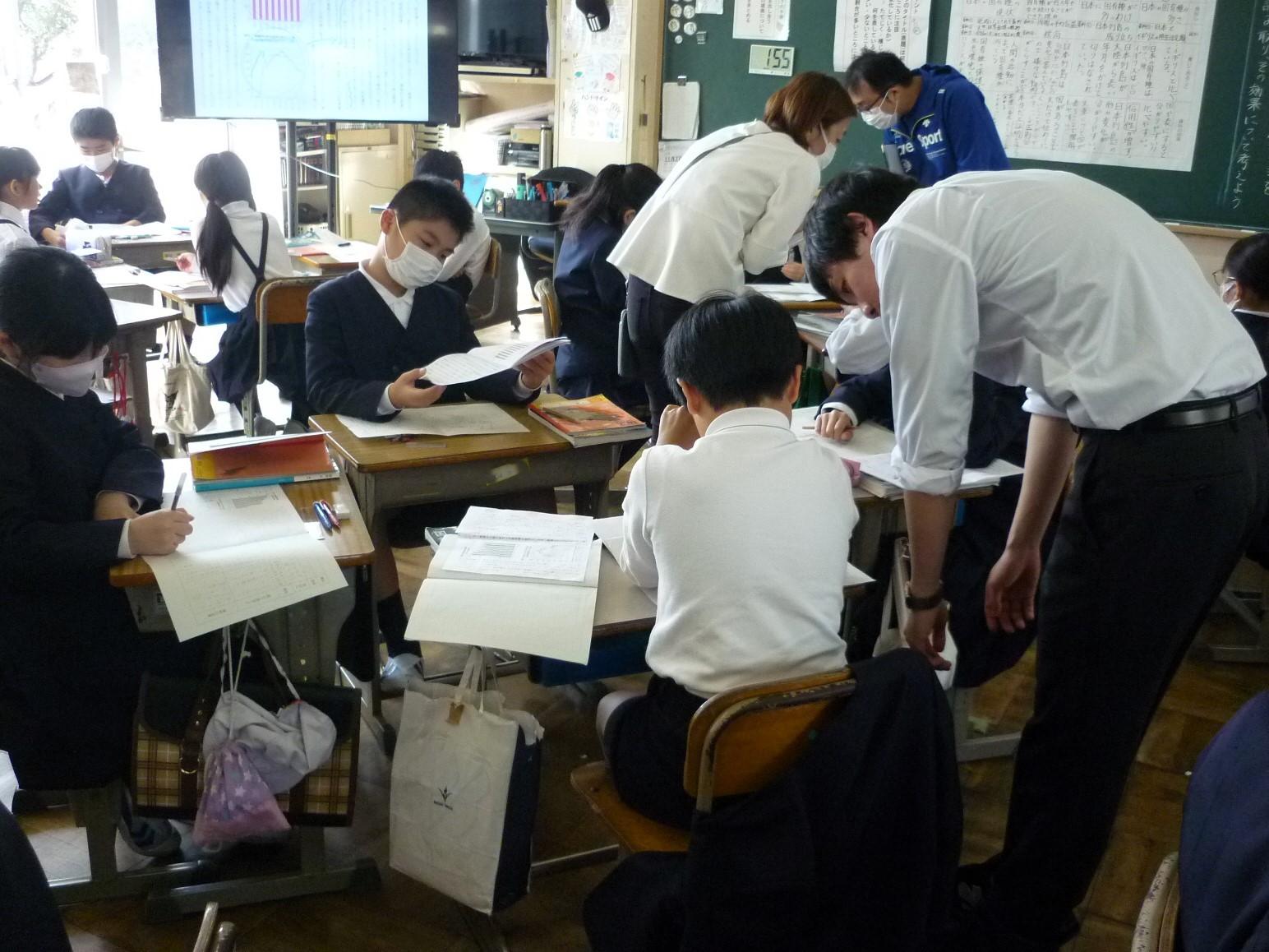一生懸命考えています 一生懸命考えています