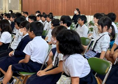 みんな楽しそうに聴いています
